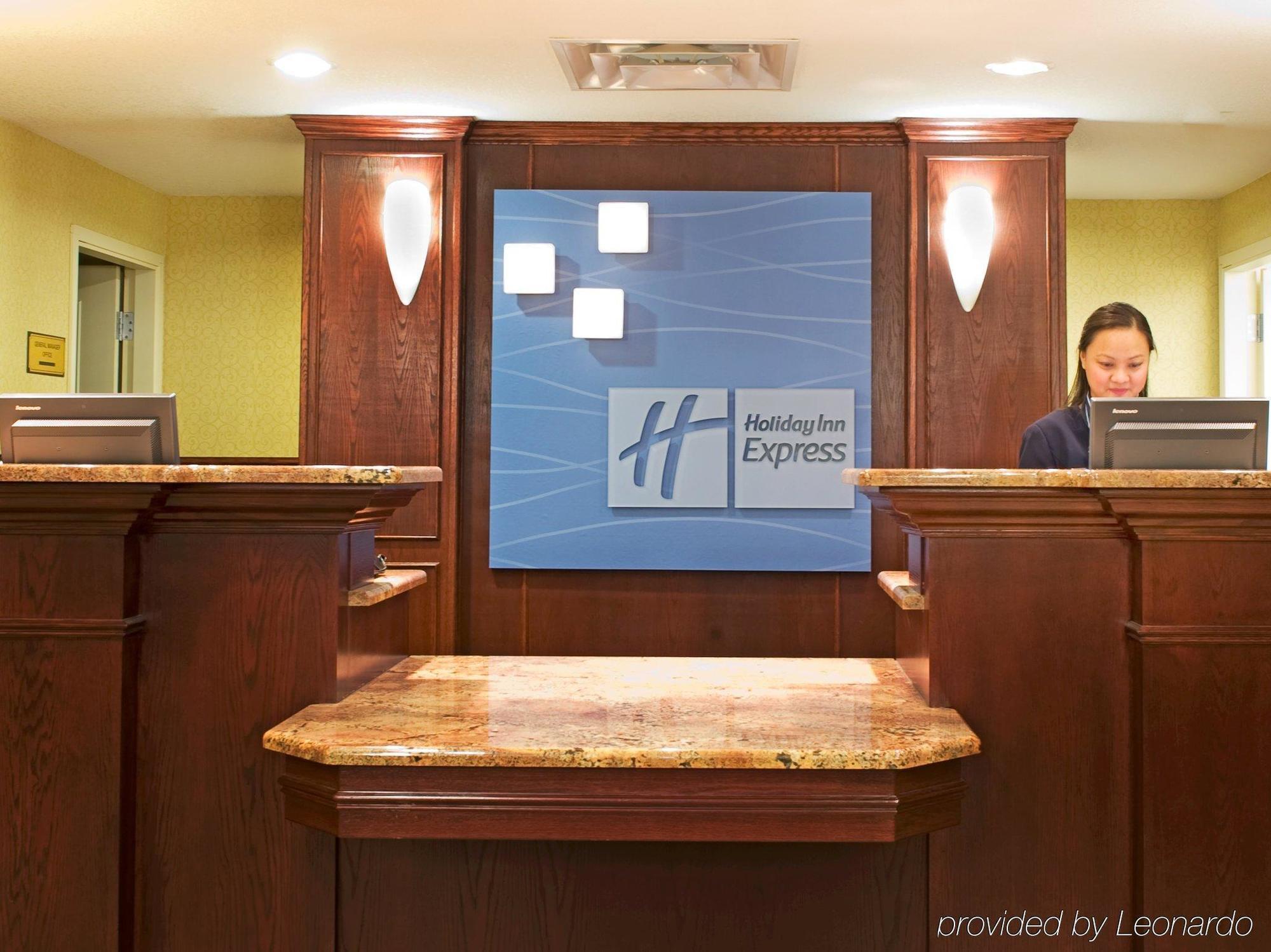 Holiday Inn Express Hotel & Suites Edson, An Ihg Hotel Interior photo